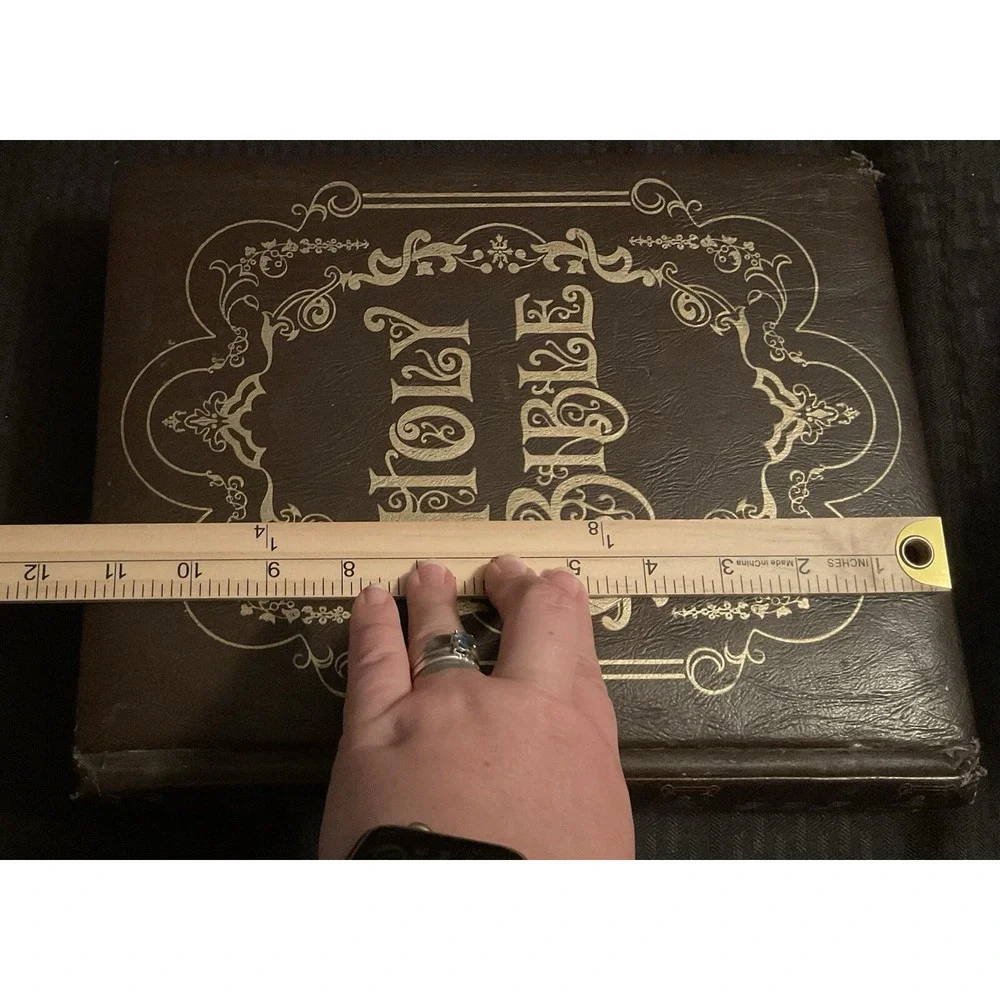 Vintage Holy Bible Family Record Edition, Red Letter,‎ King James Version